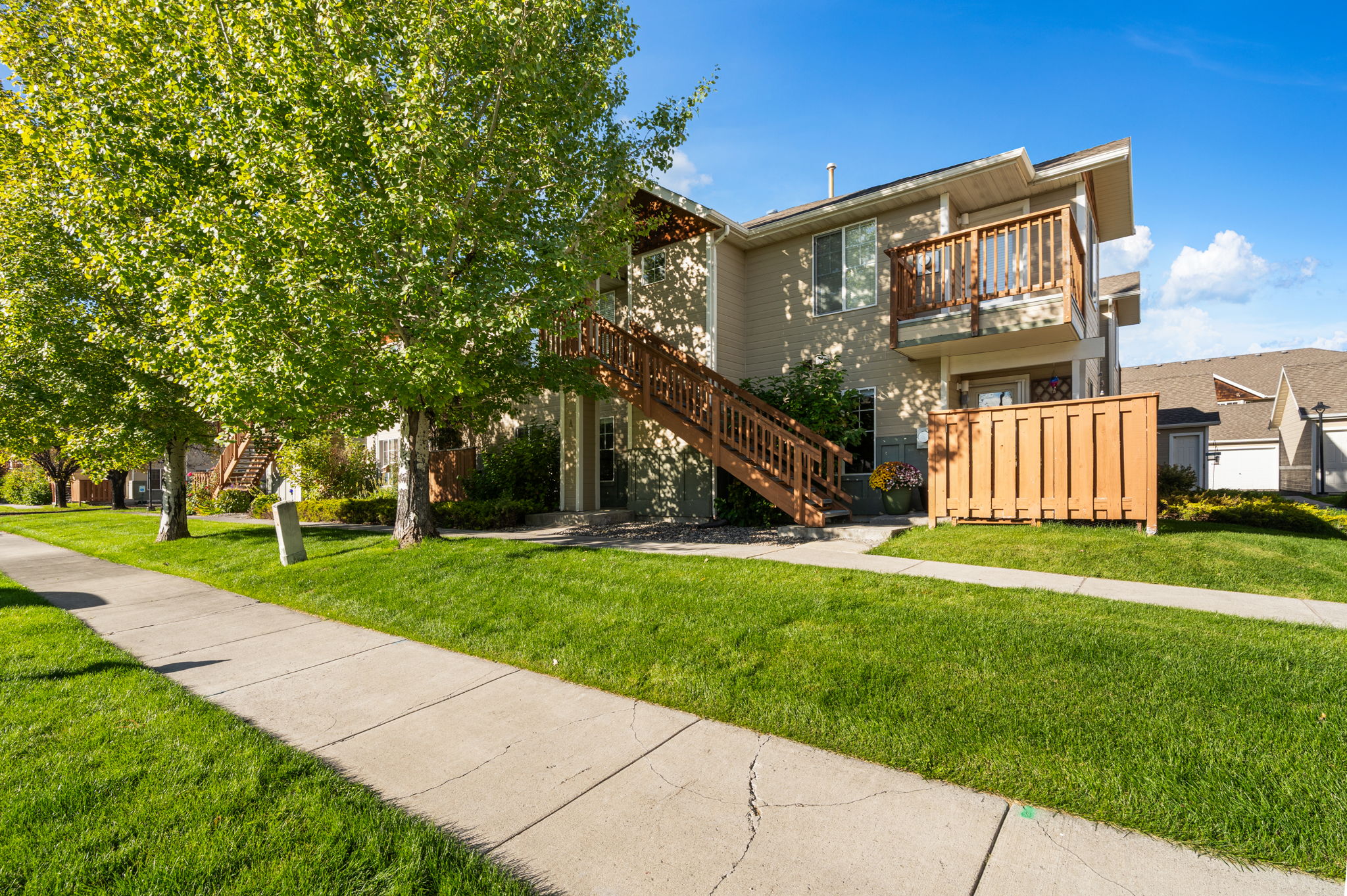 825 Forest Glen Dr, - 1